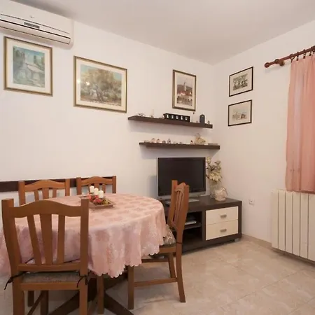 Mladenka- Two Bedroom 公寓 苏佩塔尔